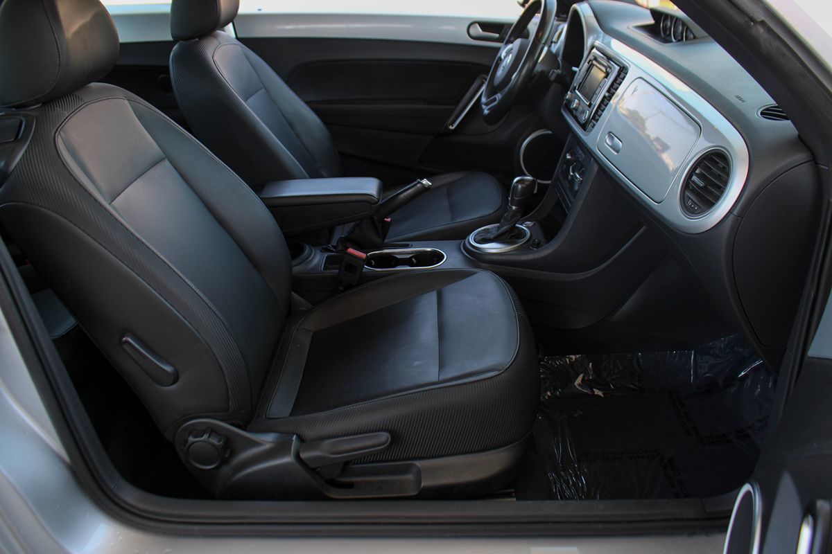 2014 Volkswagen Beetle TDI photo 17