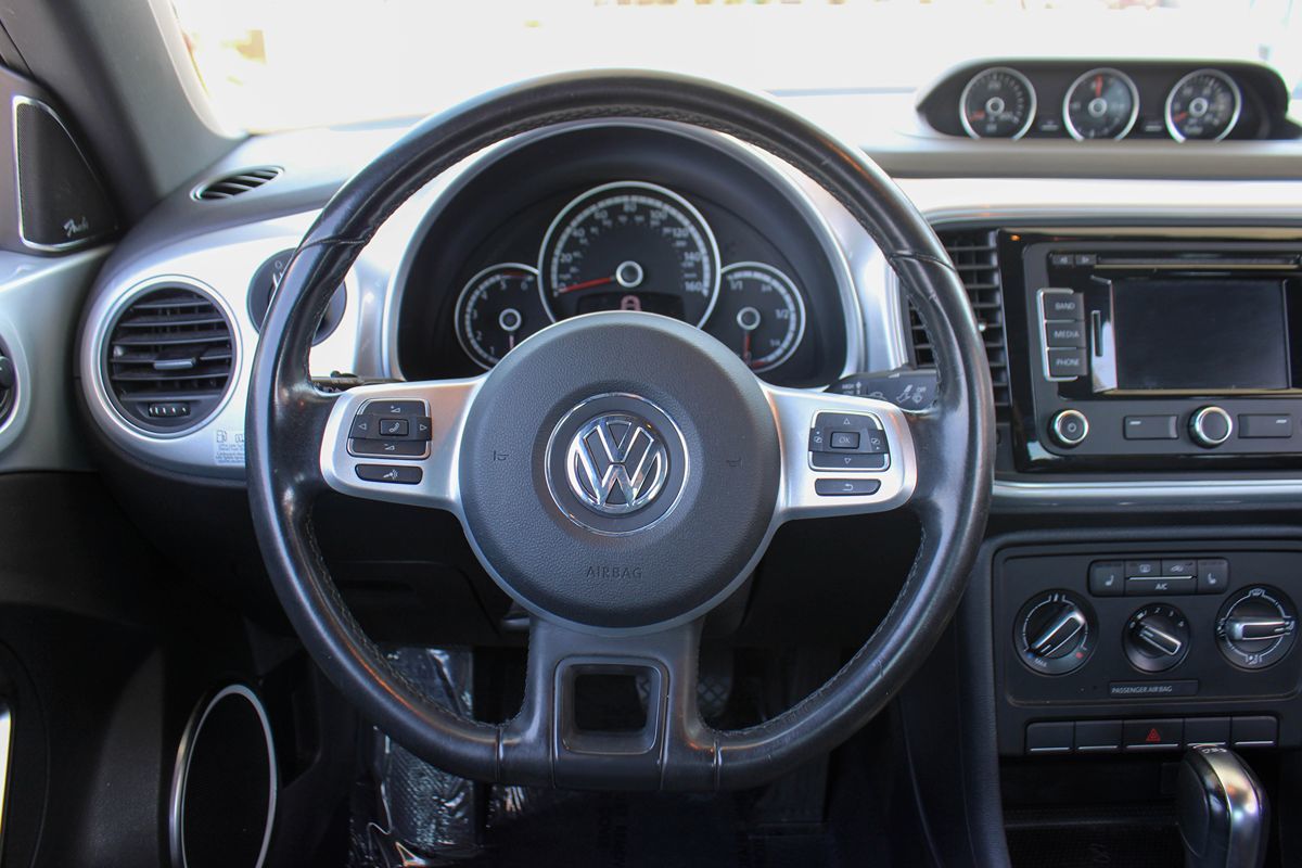 2014 Volkswagen Beetle TDI photo 22