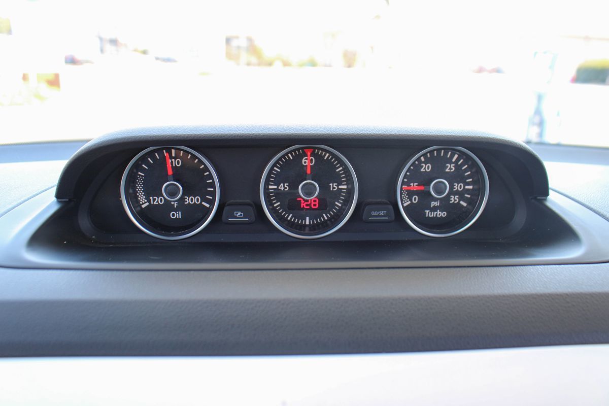 2014 Volkswagen Beetle TDI photo 25