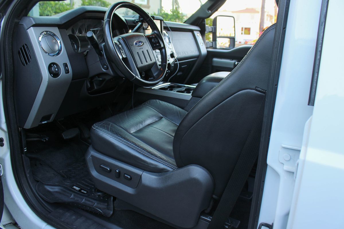 2015 Ford F-250 Lariat photo 14
