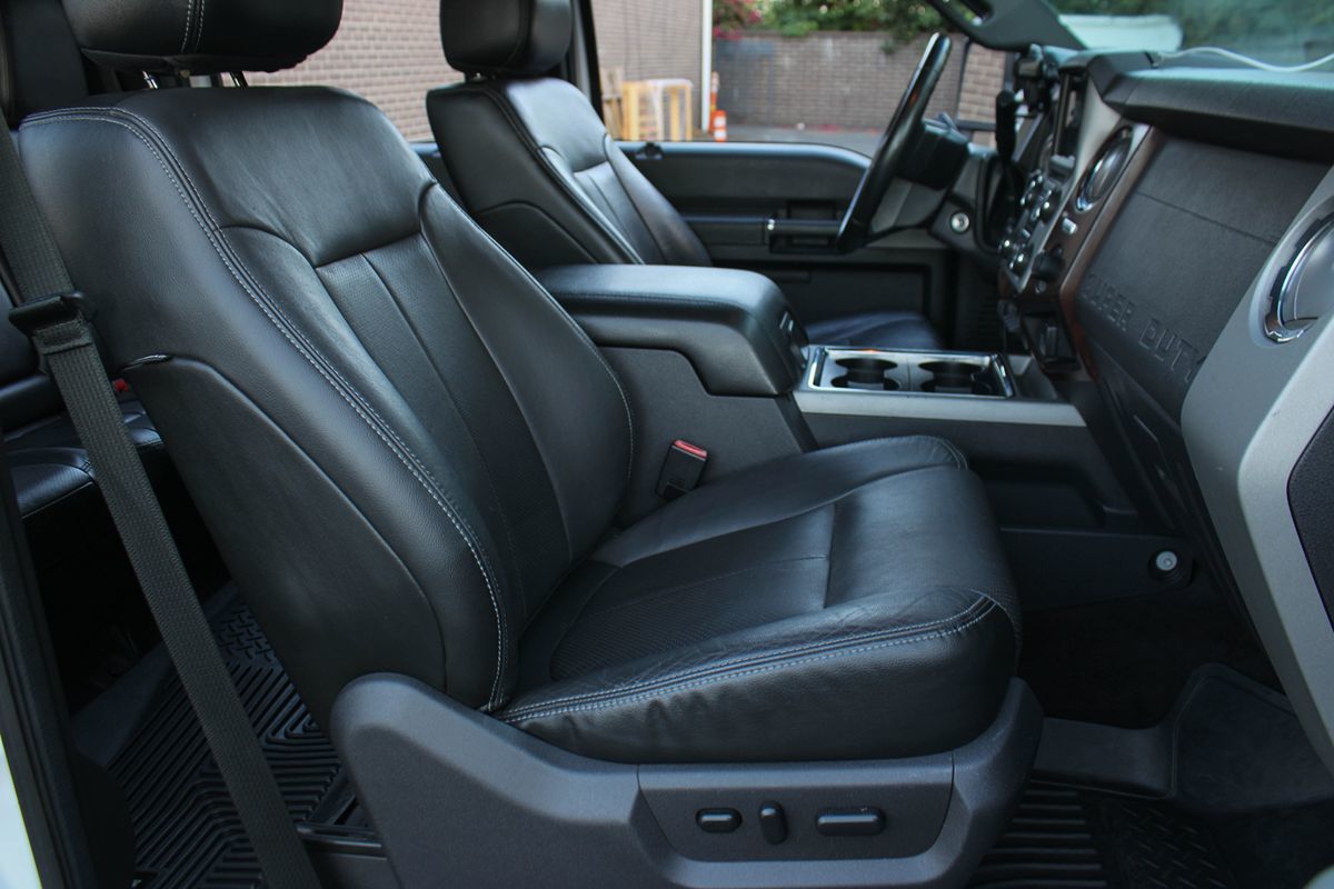 2015 Ford F-250 Lariat photo 21