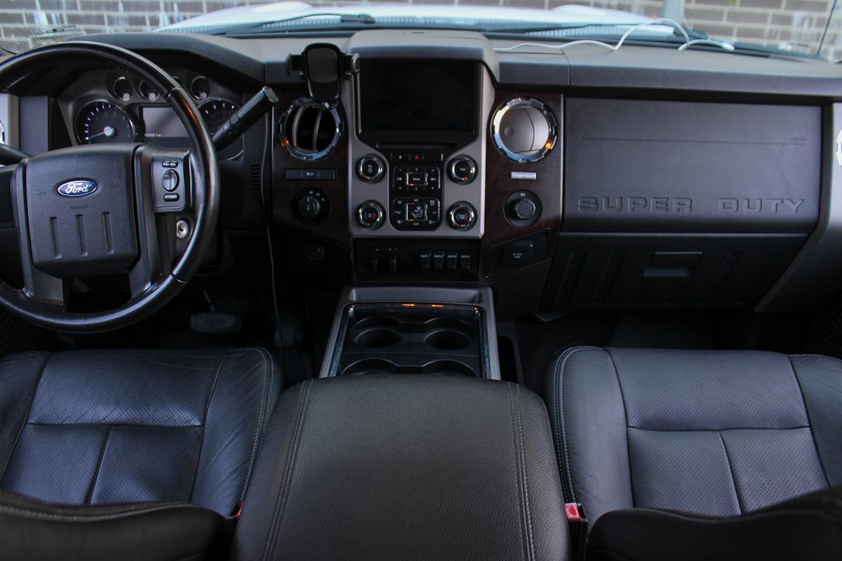 2015 Ford F-250 Lariat photo 13
