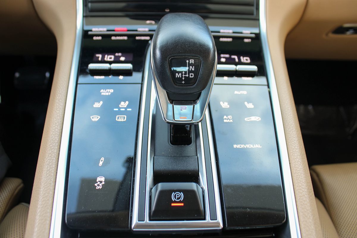 2018 Porsche Panamera 4 E-Hybrid photo 37