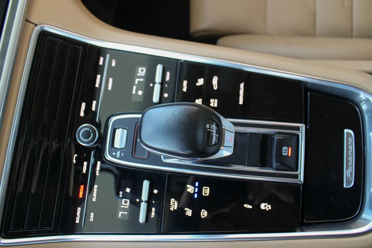 2018 Porsche Panamera 4 E-Hybrid photo 38