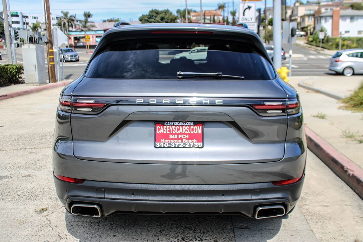 2019 Porsche Cayenne photo 3