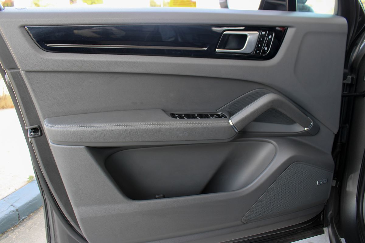 2019 Porsche Cayenne photo 40