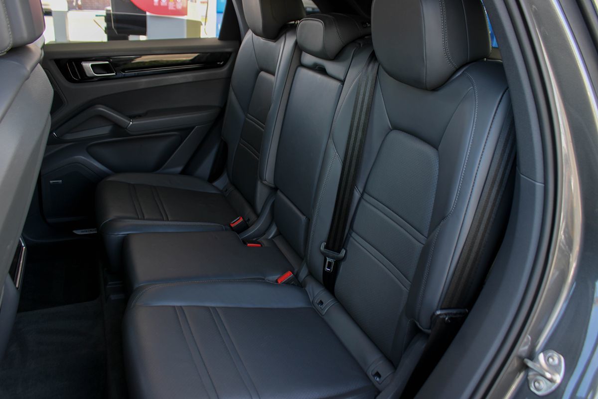 2019 Porsche Cayenne photo 18