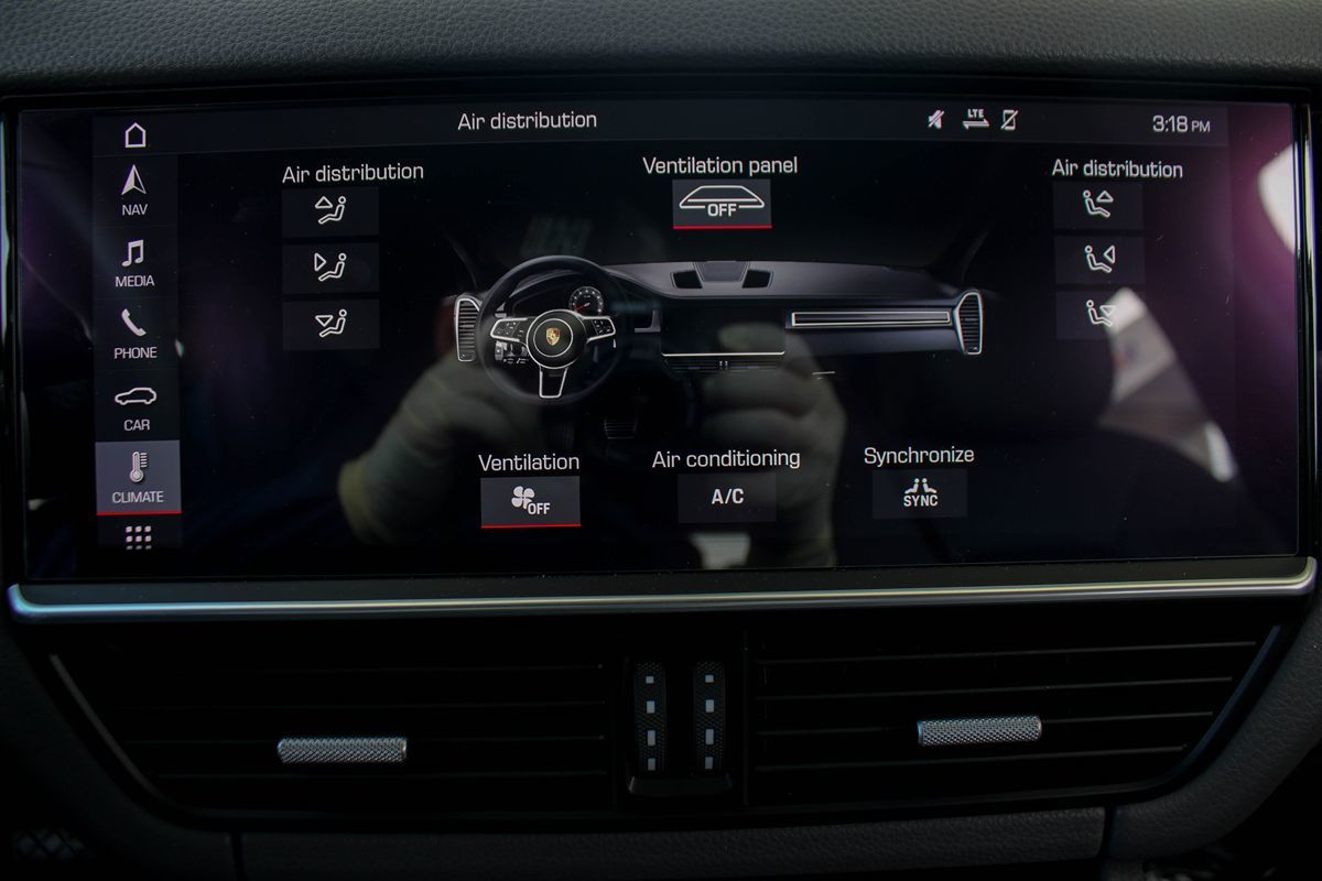 2019 Porsche Cayenne photo 46