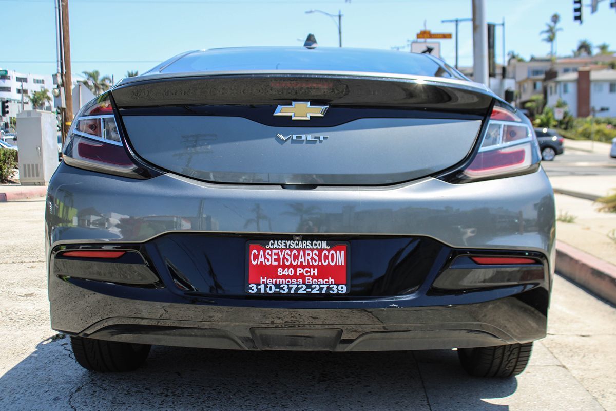 2017 Chevrolet Volt LT photo 5