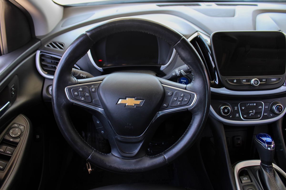2017 Chevrolet Volt LT photo 26