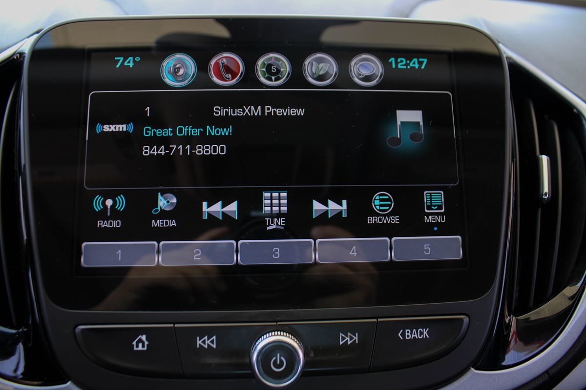 2017 Chevrolet Volt LT photo 28