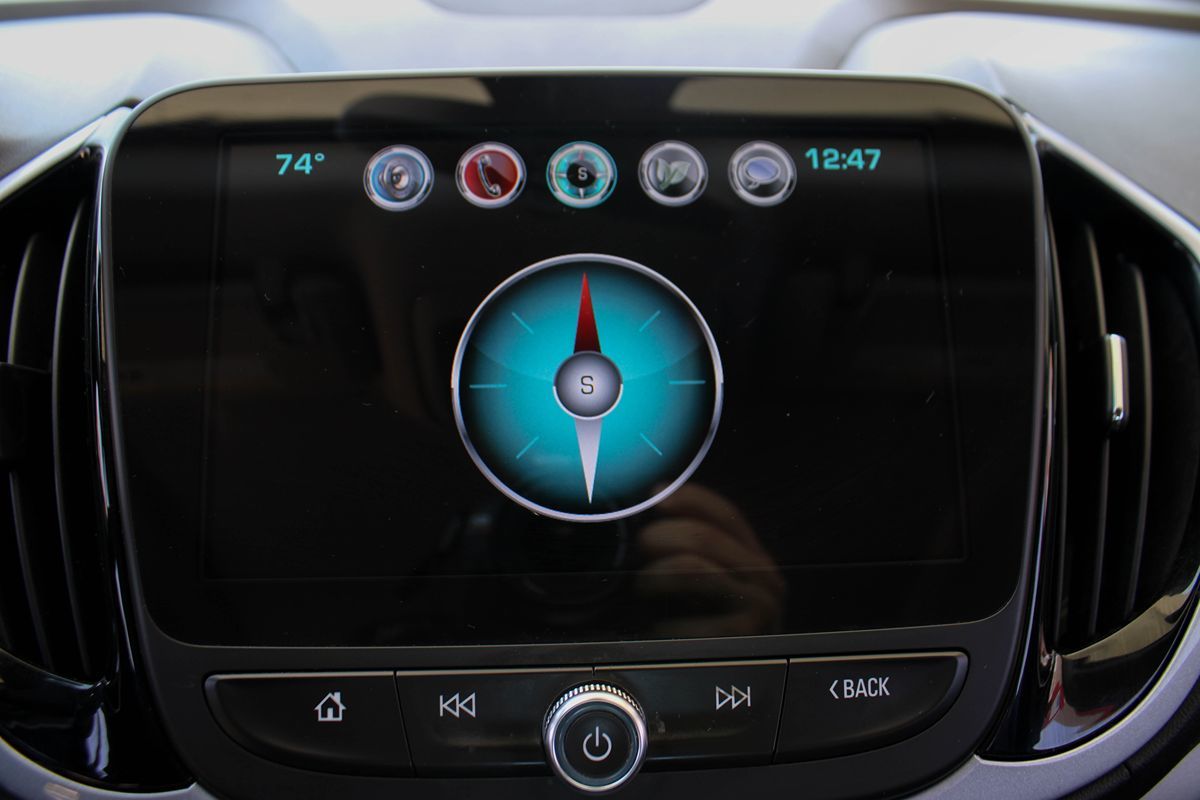 2017 Chevrolet Volt LT photo 30