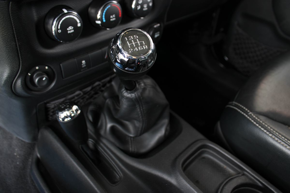 2013 Jeep Wrangler Freedom photo 24