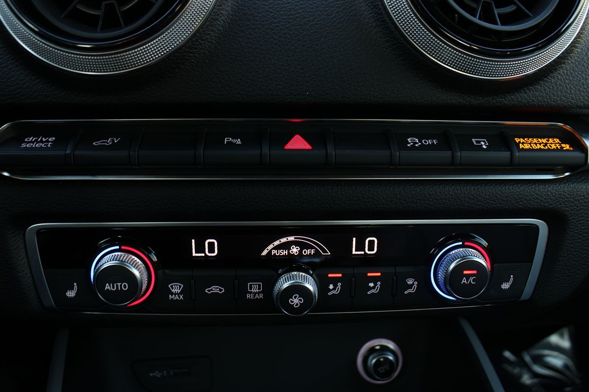 2017 Audi A3 E-tron Premium Plus photo 12