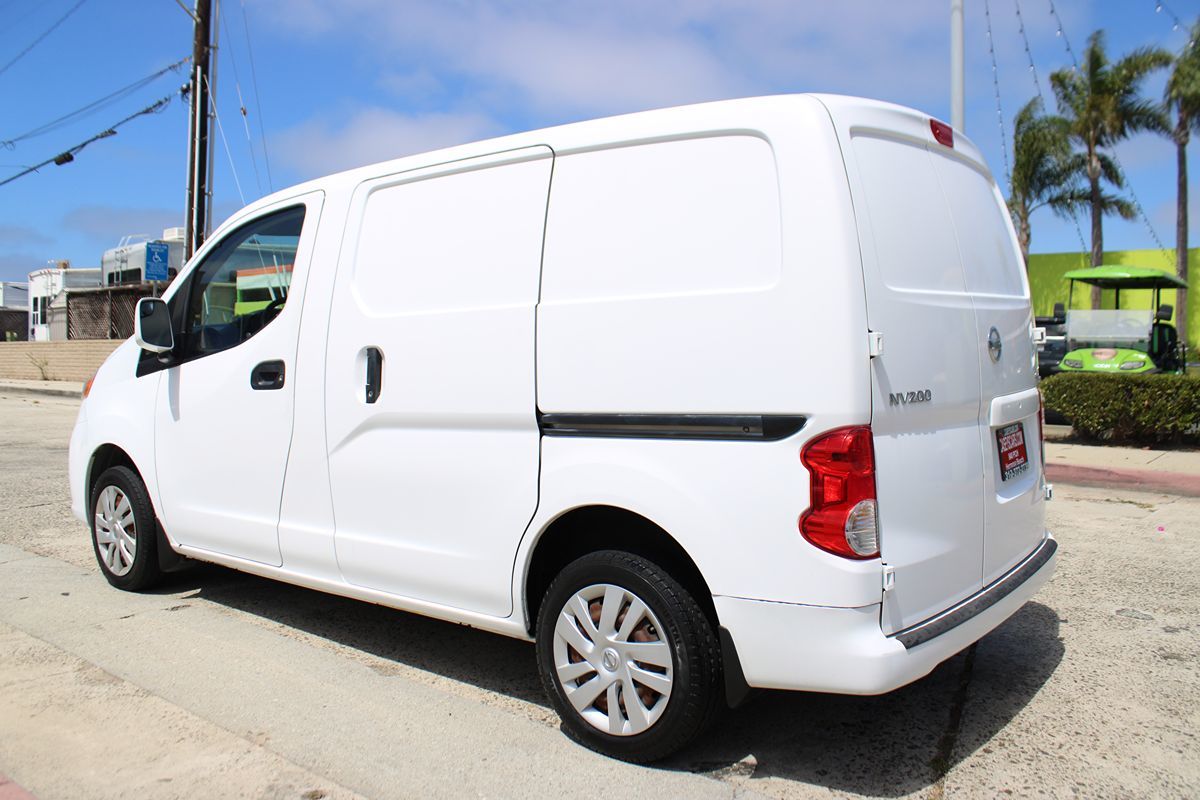 2017 Nissan NV200 SV photo 3