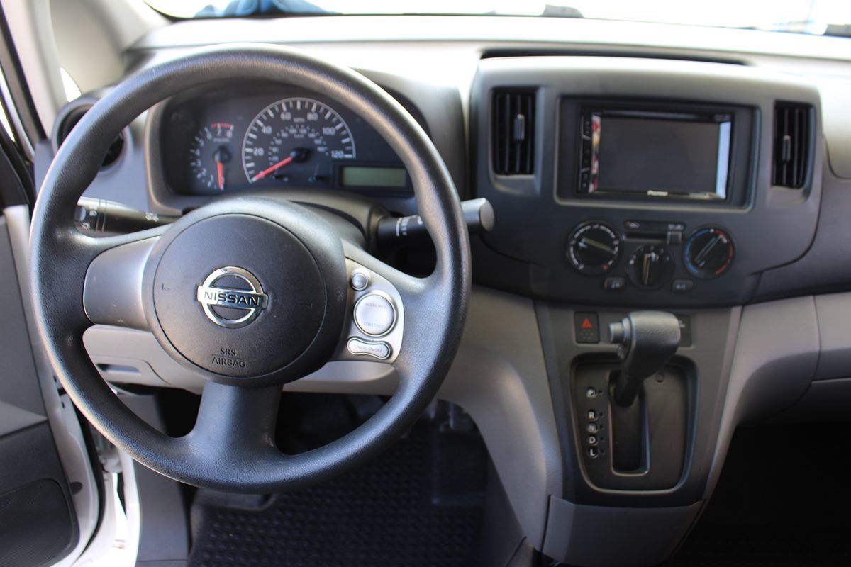 2017 Nissan NV200 SV photo 10