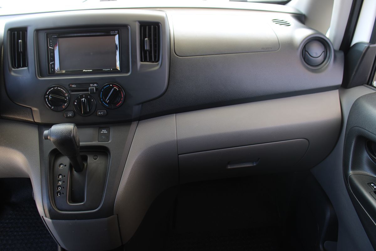 2017 Nissan NV200 SV photo 11
