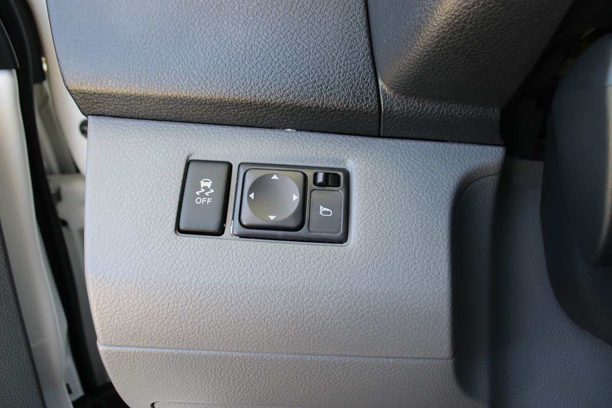2017 Nissan NV200 SV photo 21