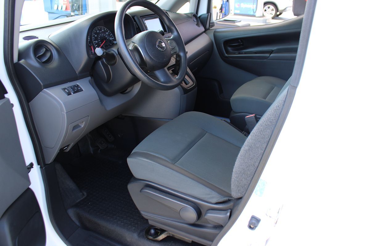 2017 Nissan NV200 SV photo 22