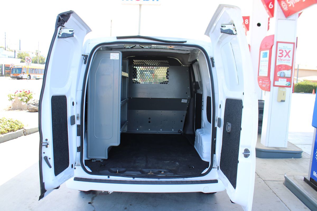 2017 Nissan NV200 SV photo 29