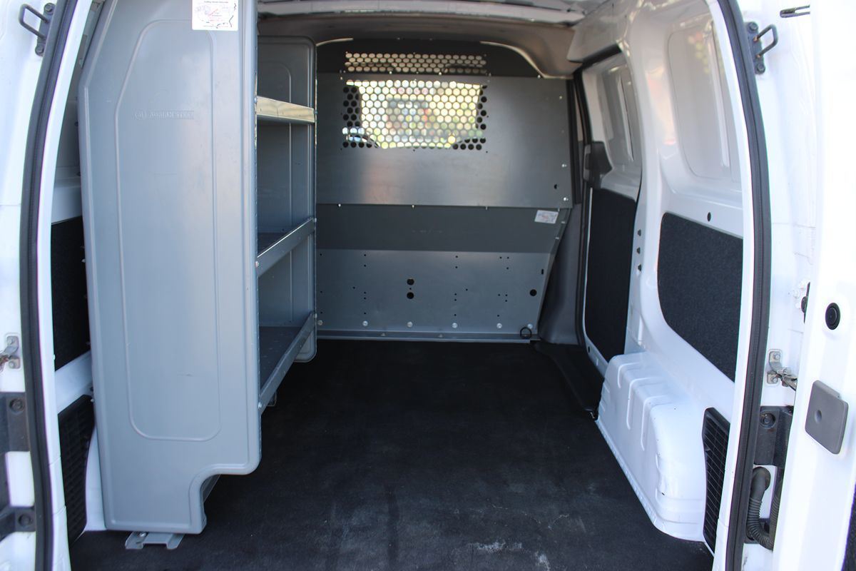 2017 Nissan NV200 SV photo 32