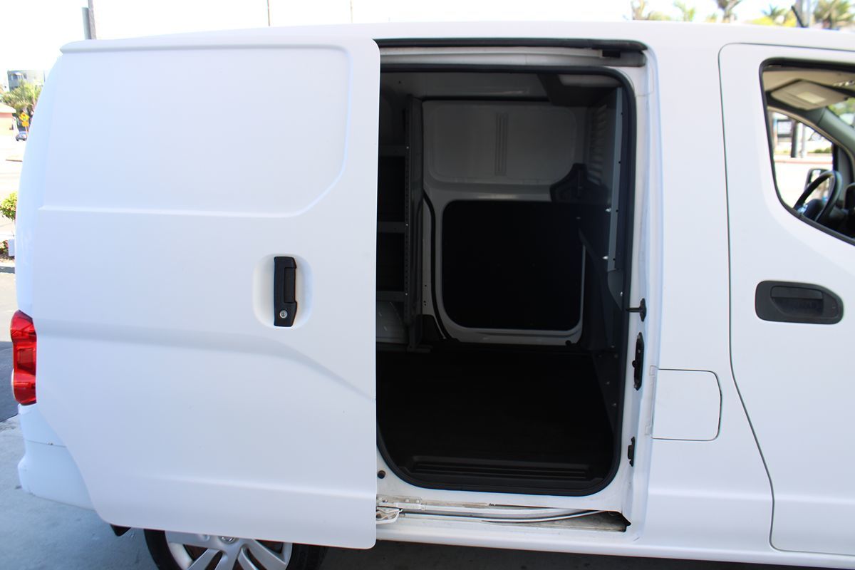 2017 Nissan NV200 SV photo 33