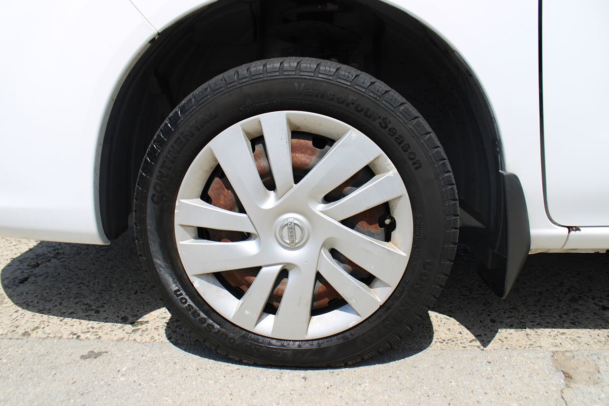 2017 Nissan NV200 SV photo 38