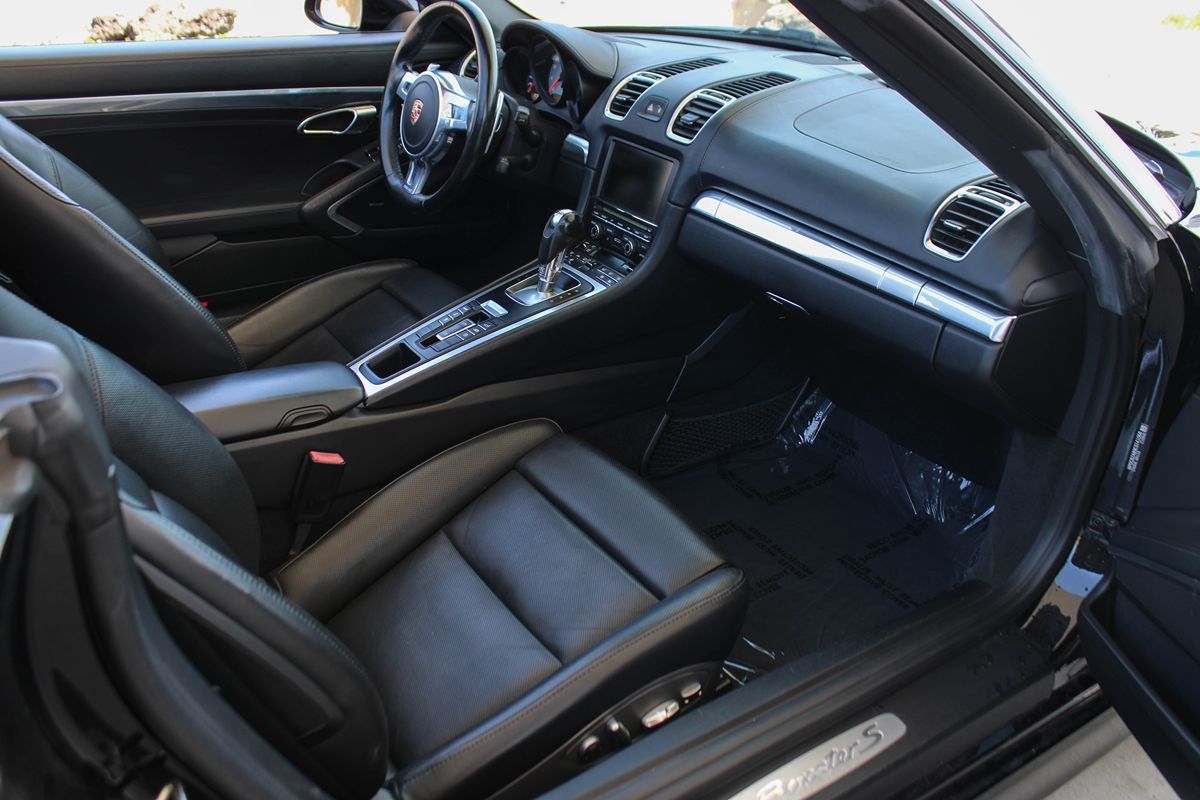 2014 Porsche Boxster S photo 16