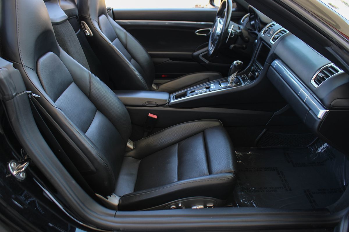2014 Porsche Boxster S photo 17