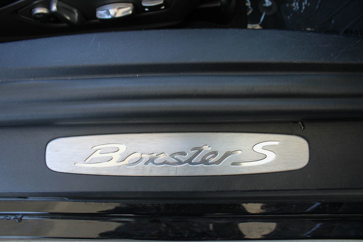 2014 Porsche Boxster S photo 25