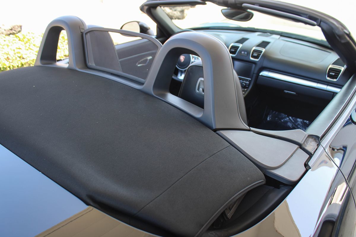 2014 Porsche Boxster S photo 28