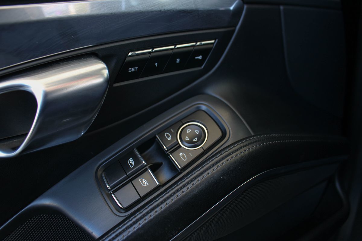 2014 Porsche Boxster S photo 30