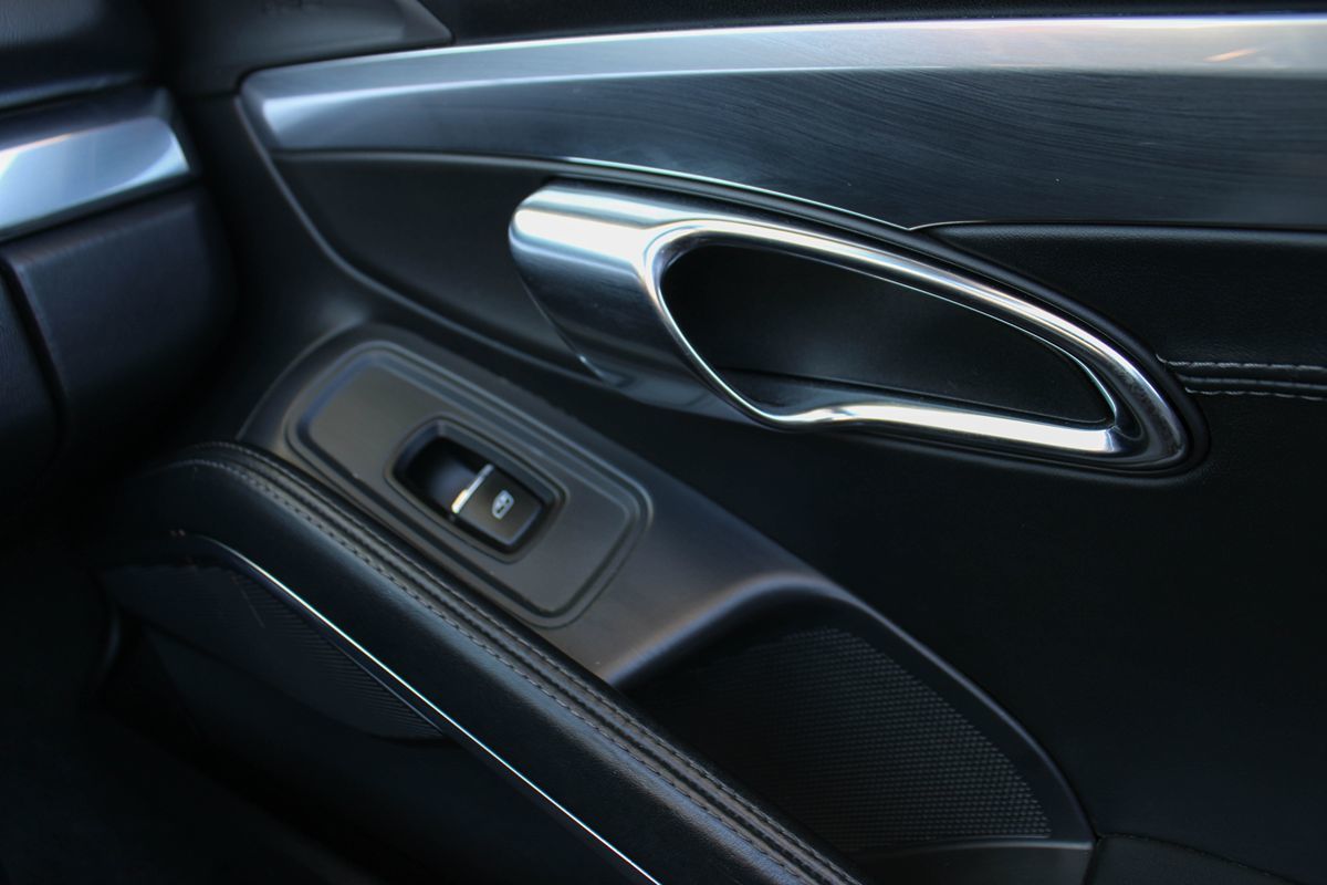 2014 Porsche Boxster S photo 31