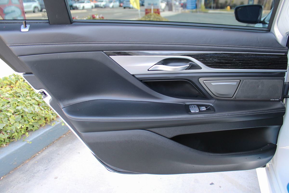 2021 Bmw 750i xDrive photo 37