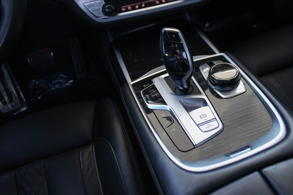 2021 Bmw 750i xDrive photo 29