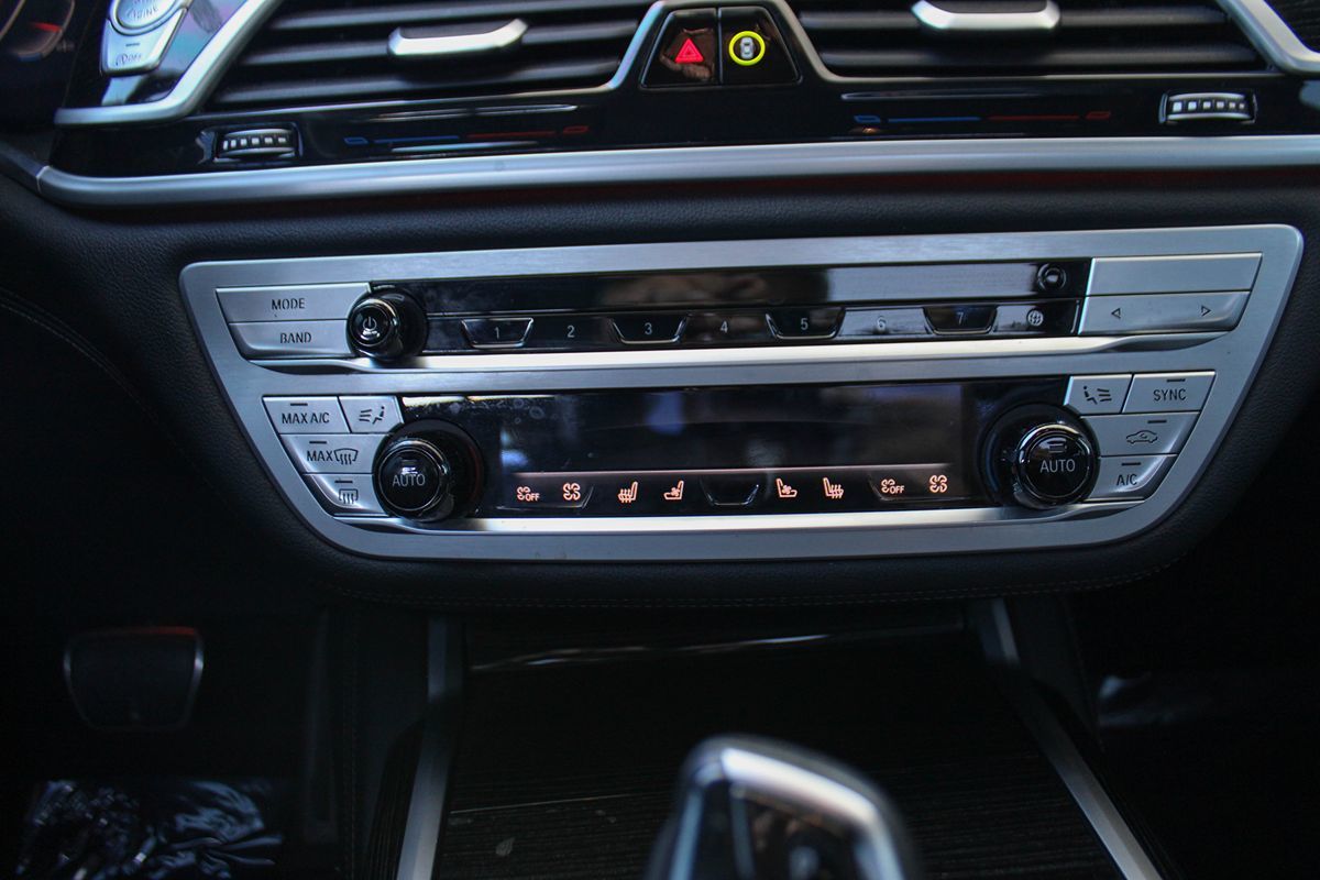 2021 Bmw 750i xDrive photo 28