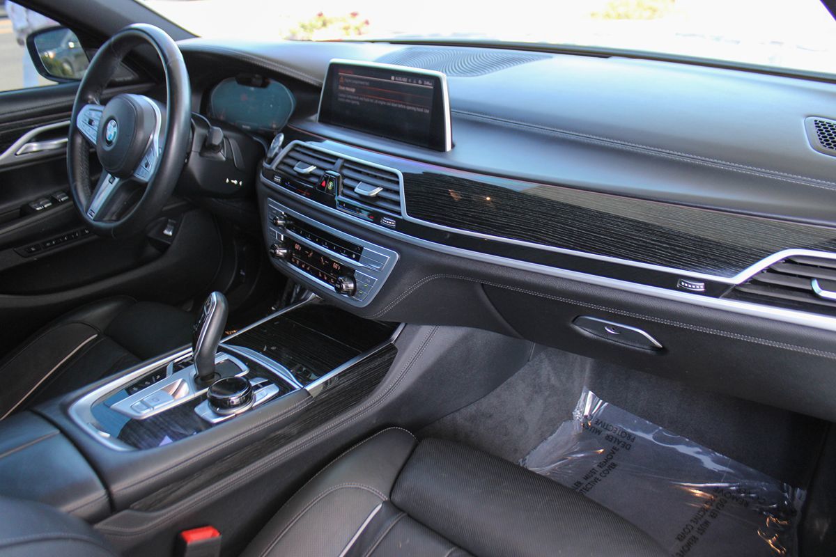 2021 Bmw 750i xDrive photo 18