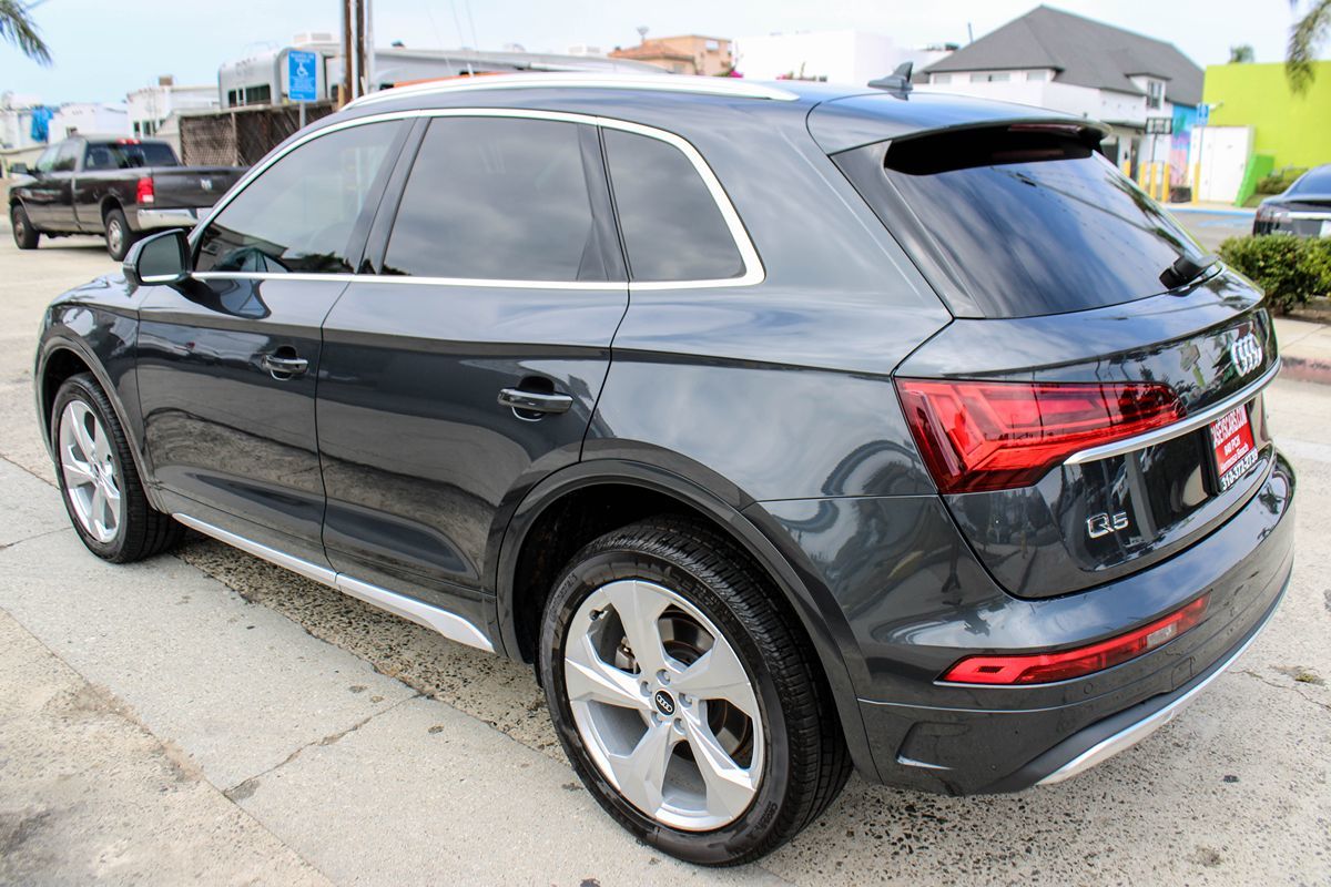 2021 Audi Q5 45 Premium Plus photo 2