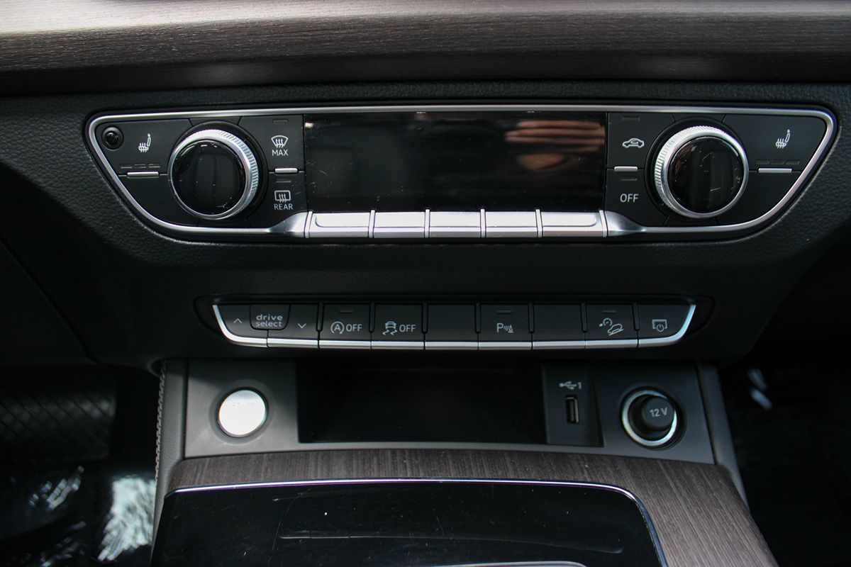 2021 Audi Q5 45 Premium Plus photo 25