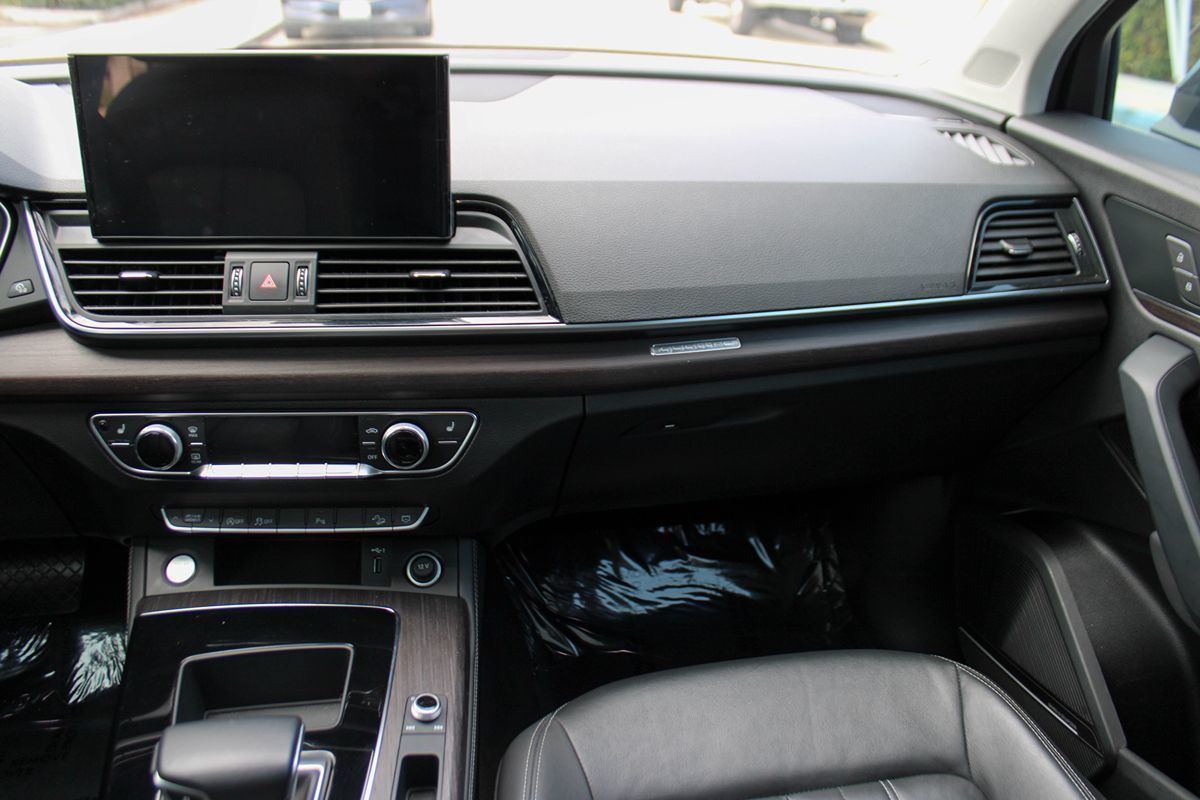 2021 Audi Q5 45 Premium Plus photo 10