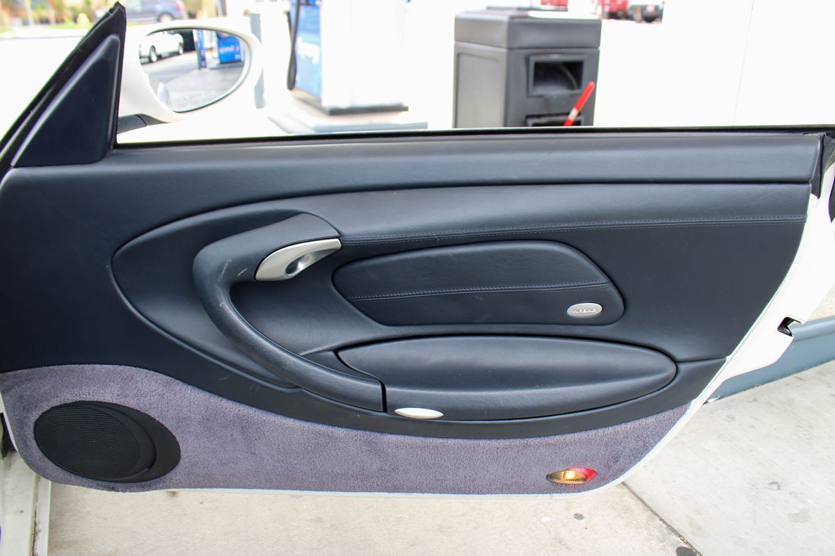 2000 Porsche 911 Cabriolet photo 39