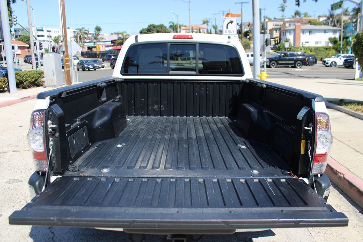 2010 Toyota Tacoma PreRunner photo 13