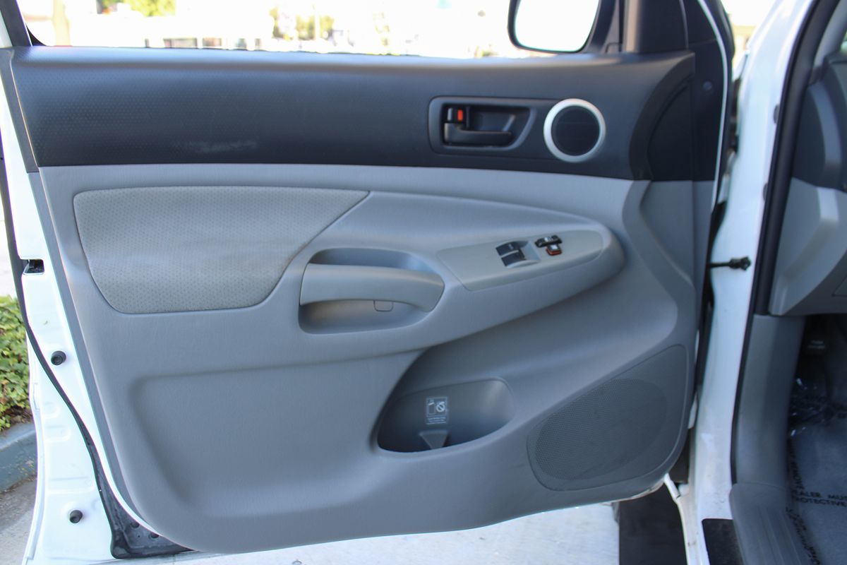 2010 Toyota Tacoma PreRunner photo 48