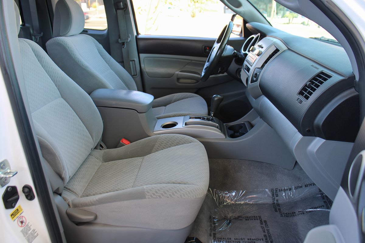 2010 Toyota Tacoma PreRunner photo 19
