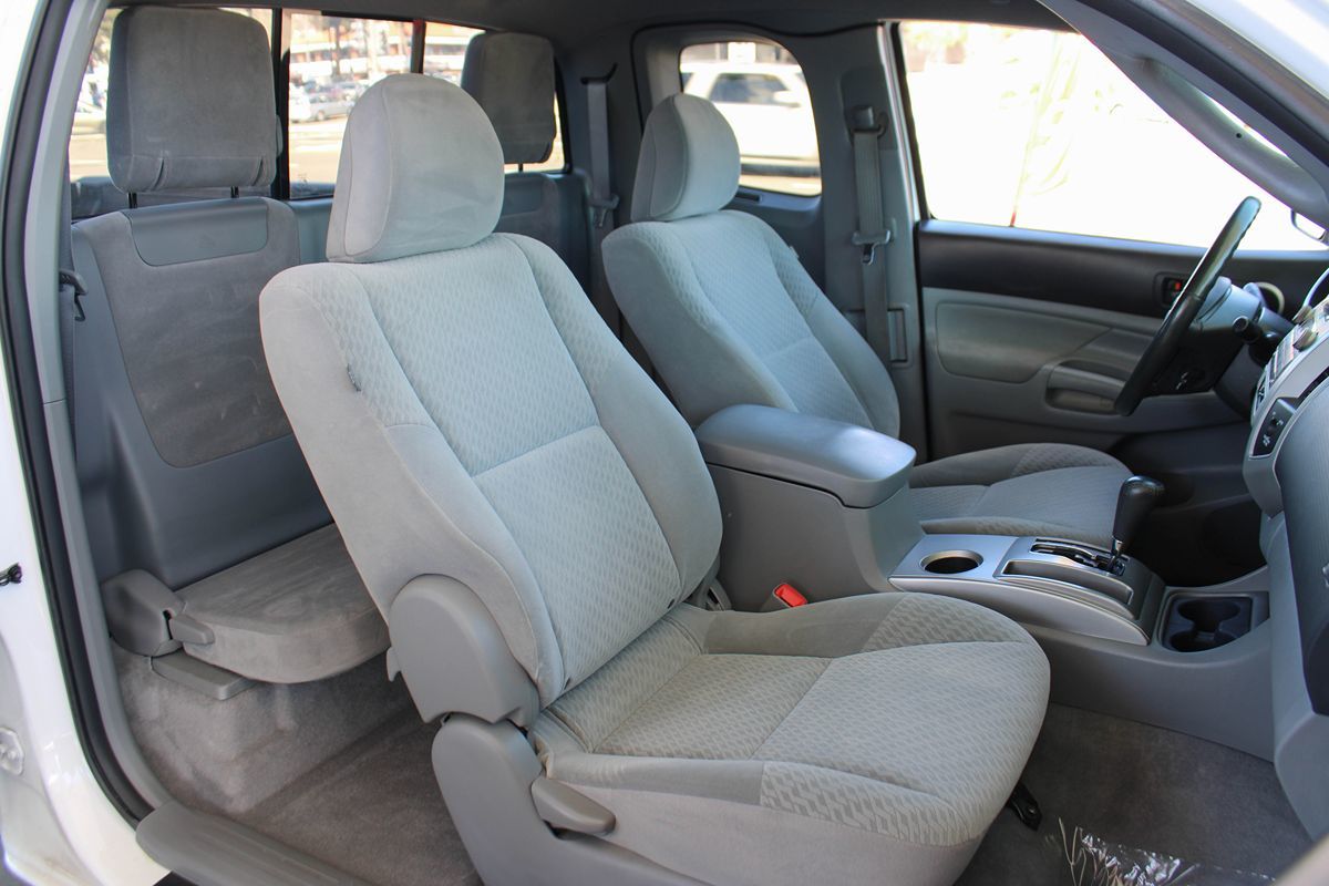2010 Toyota Tacoma PreRunner photo 21