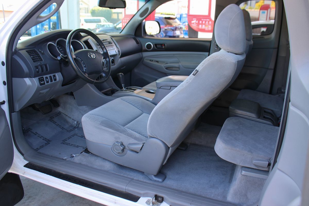 2010 Toyota Tacoma PreRunner photo 26