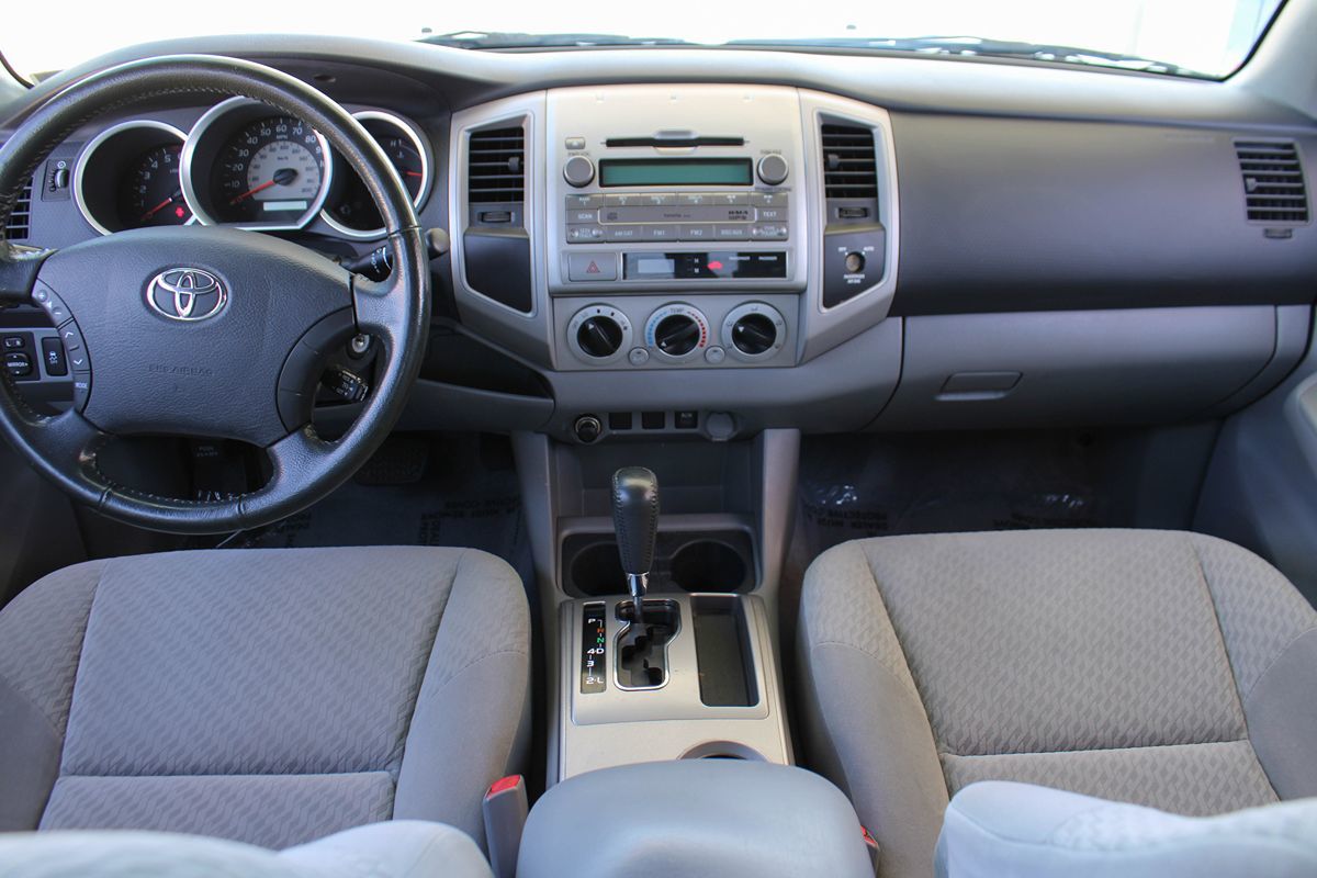 2010 Toyota Tacoma PreRunner photo 14
