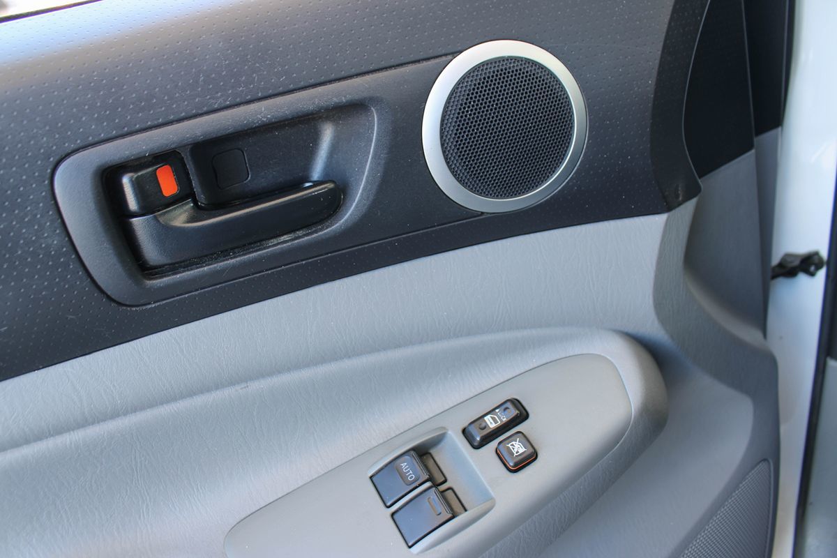 2010 Toyota Tacoma PreRunner photo 38