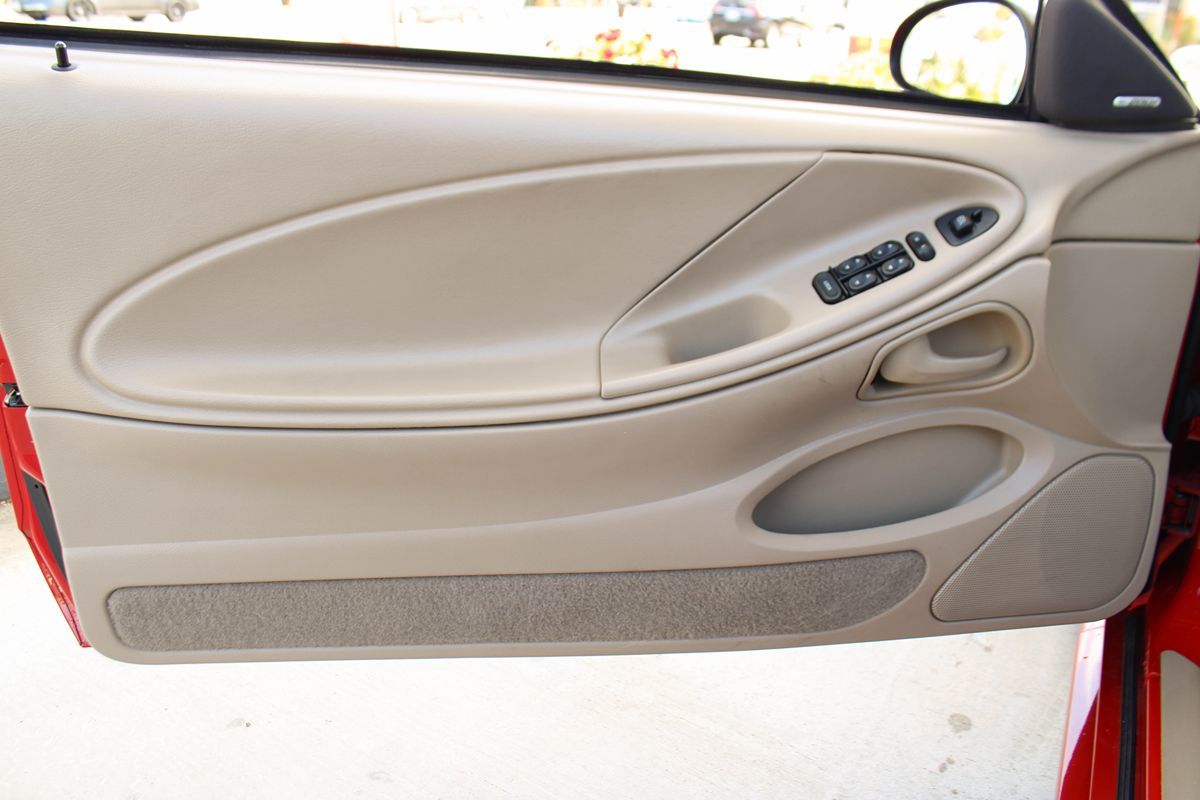 1999 Ford Mustang Cobra Convertible photo 44