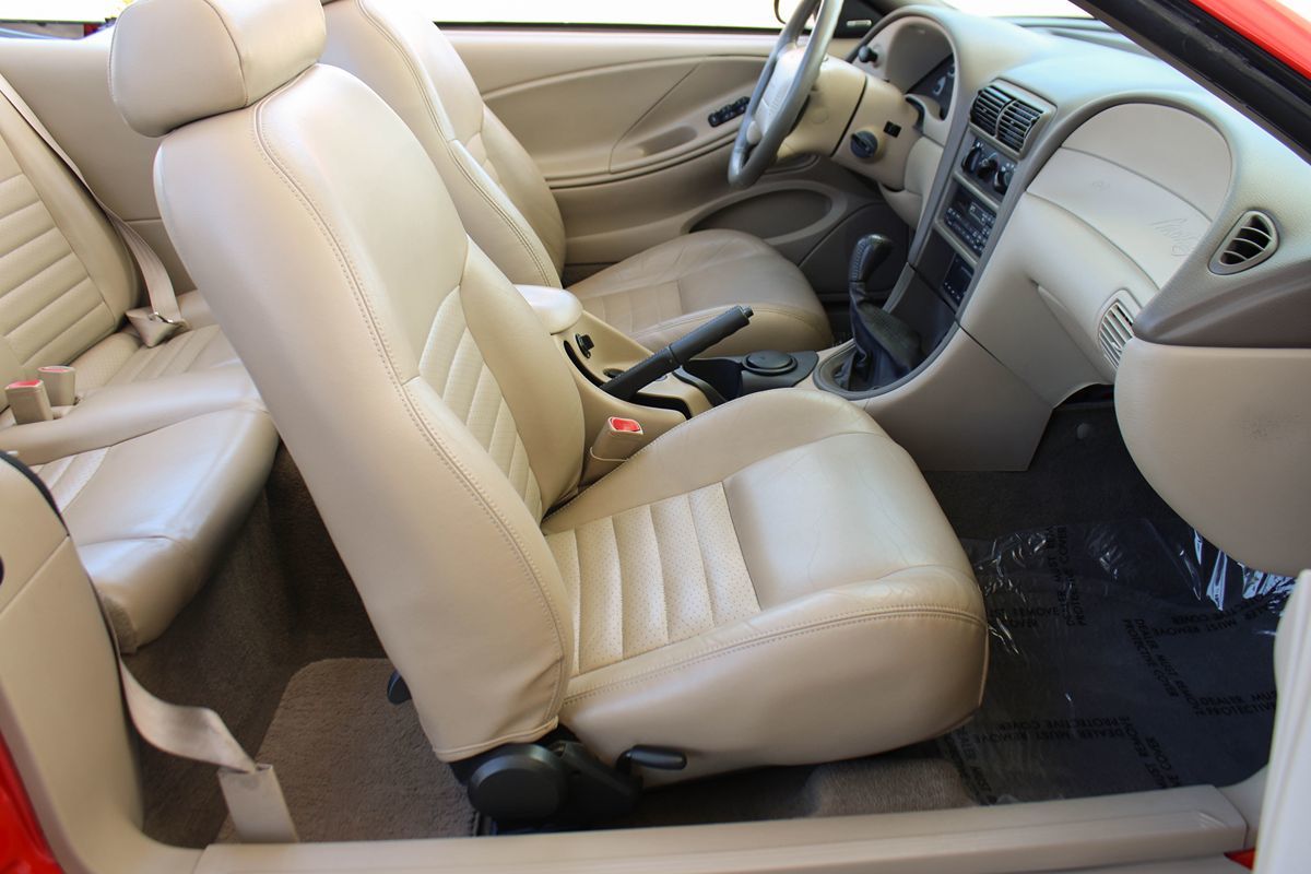 1999 Ford Mustang Cobra Convertible photo 21